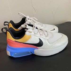 Women’s Nike 8.5